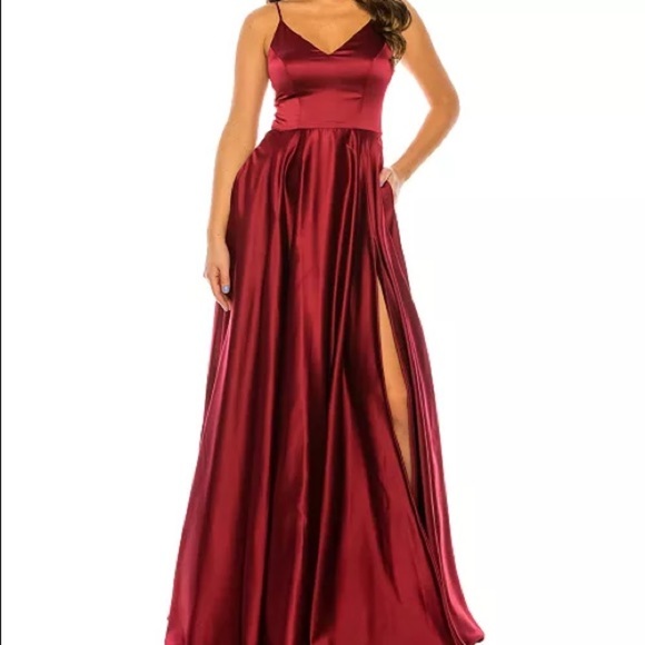 B Darlin Red Satin V-Neck Gown Slit & Pockets, A-line, size 5 - Picture 2 of 10
